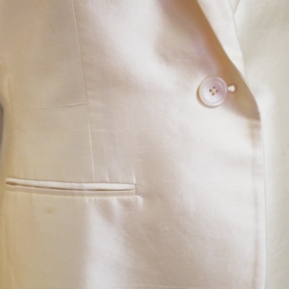 Blazer - Picture 2 of 8